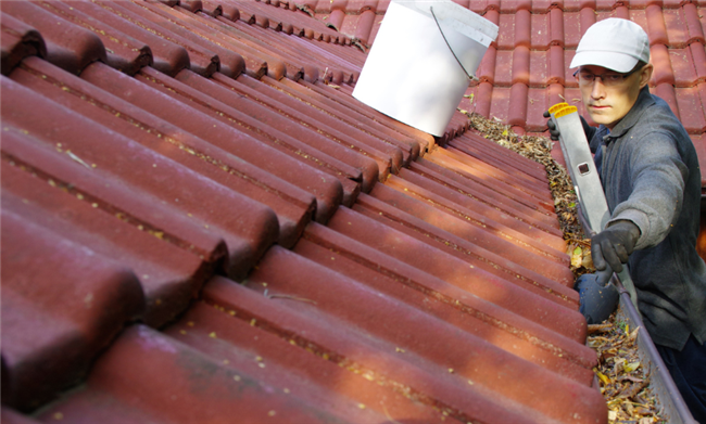 Rental Property Gutters: The Hot Maintenance Job of the Month