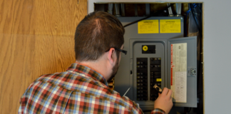 Should Tenants Leave Power On When They Move Out?