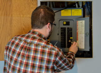 Should Tenants Leave Power On When They Move Out? Should Tenants Leave Power On When They Move Out?