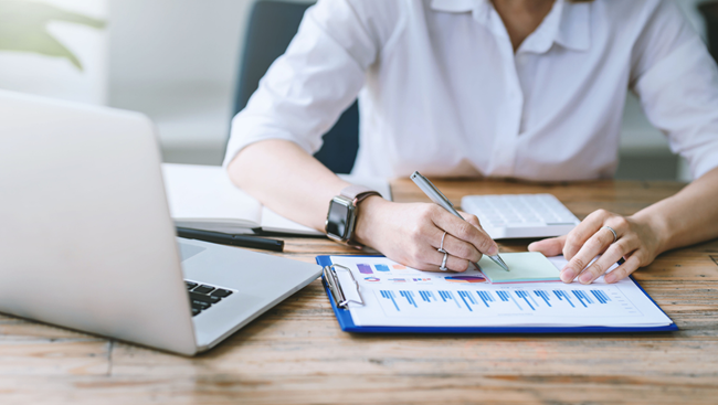 6-7-23 5 ways to mitigate risk to multifamily revenue There are risks to multifamily revenue in the current economy so here is a look at those issues and 5 ways mitigate those risks.