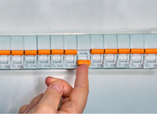 Should The Power Be On In a Vacant Rental? Should you leave the power or the hot water on in a vacant rental is the question this week for Ask Landlord Hank.