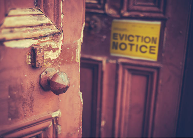 Oregon Governor Tina Kotek has signed HB 3522 which allows property owners and landlords to evict squatters after giving a 24-hour notice.