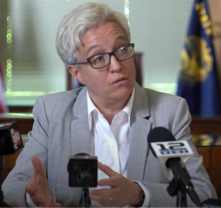 Governor Tina Kotek has signed SB 599 which will ban landlords from asking about the immigration status of tenants in Oregon