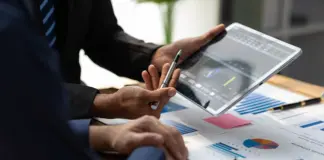 U.S. advertised rents slipped in December, producing the weakest quarter in years and wiping out gains made during the first half of 2025