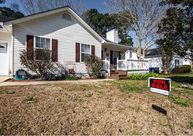 Lawmakers are resisting codifying into law President Donald Trump's plan to ban on big investors buying single-family homes